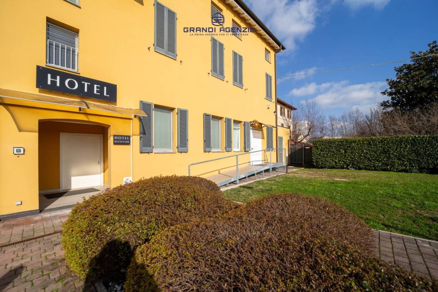 5 rooms Hotel in Parma, Italy No. 296430