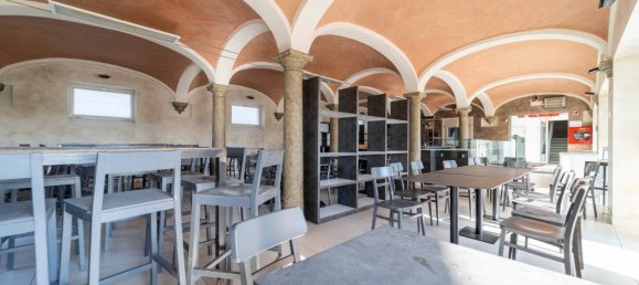 5 rooms Hotel in Parma, Italy No. 296430 6