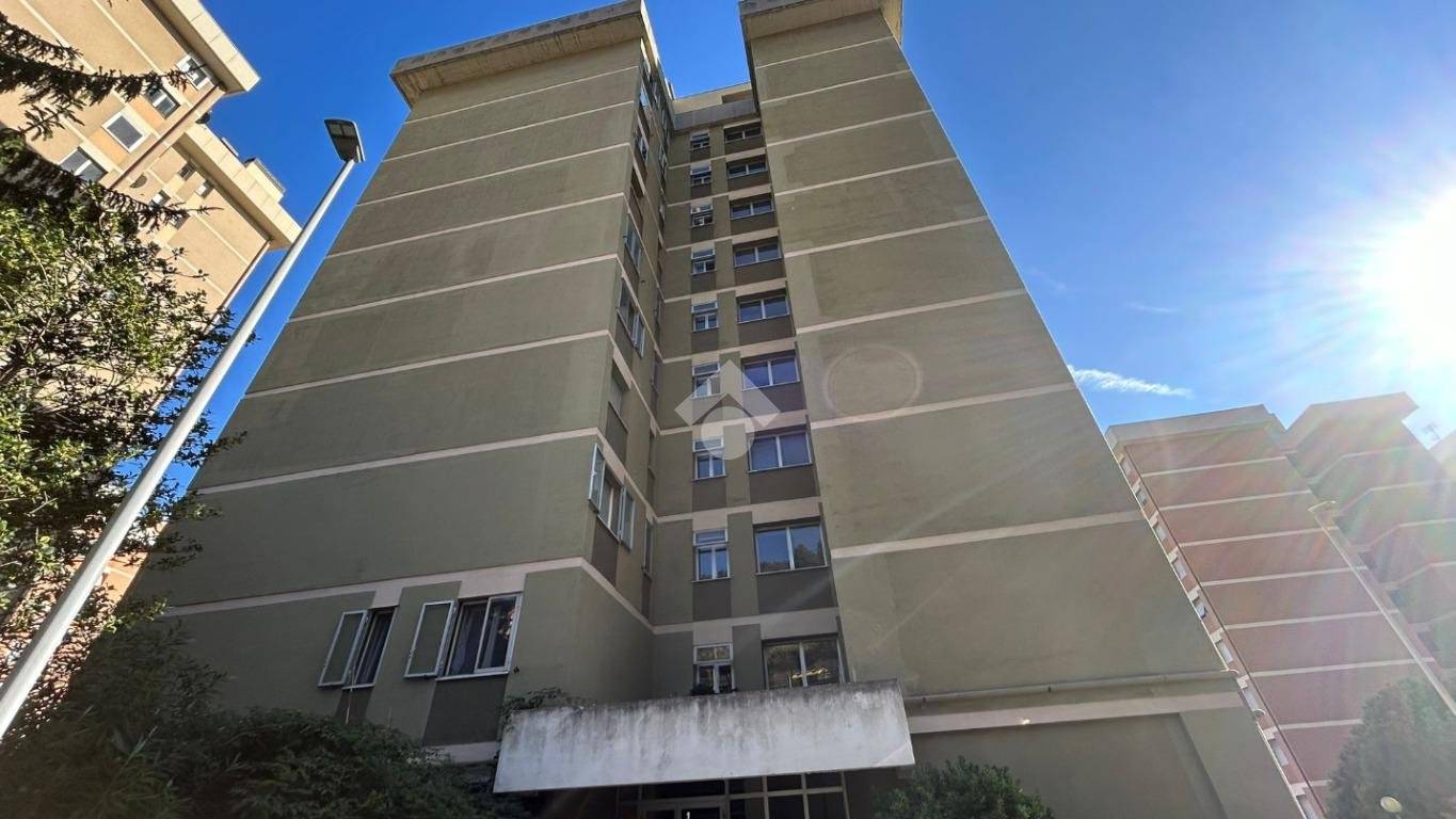 2 Schlafzimmer Wohnung in Genoa, Italy, Nr. 103016