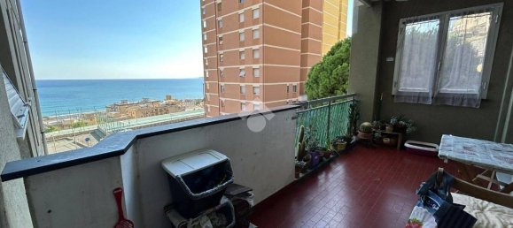 2 Schlafzimmer Wohnung in Genoa, Italy, Nr. 103016 3