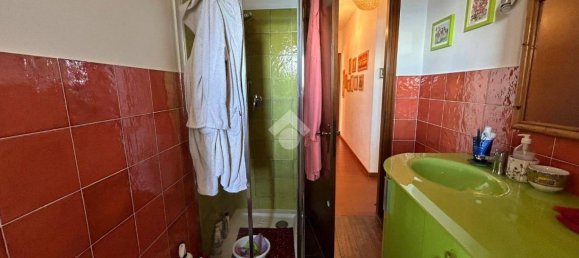 2 Schlafzimmer Wohnung in Genoa, Italy, Nr. 103016 38