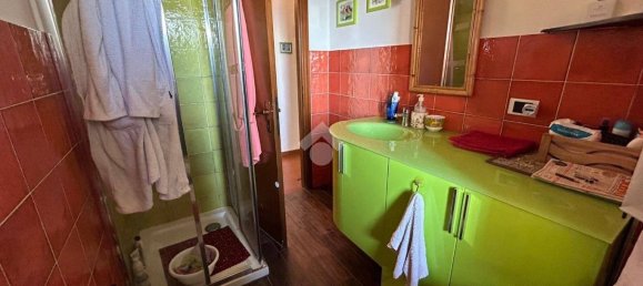 2 Schlafzimmer Wohnung in Genoa, Italy, Nr. 103016 37