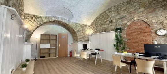48m² Commercial property in Prato, Italy No. 377331 2