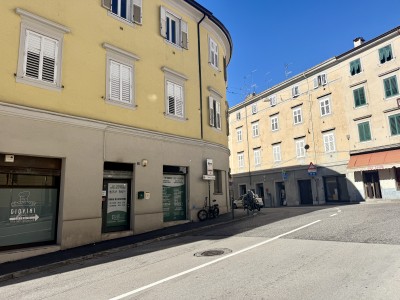 48m² Commercial property in Prato, Italy No. 377331