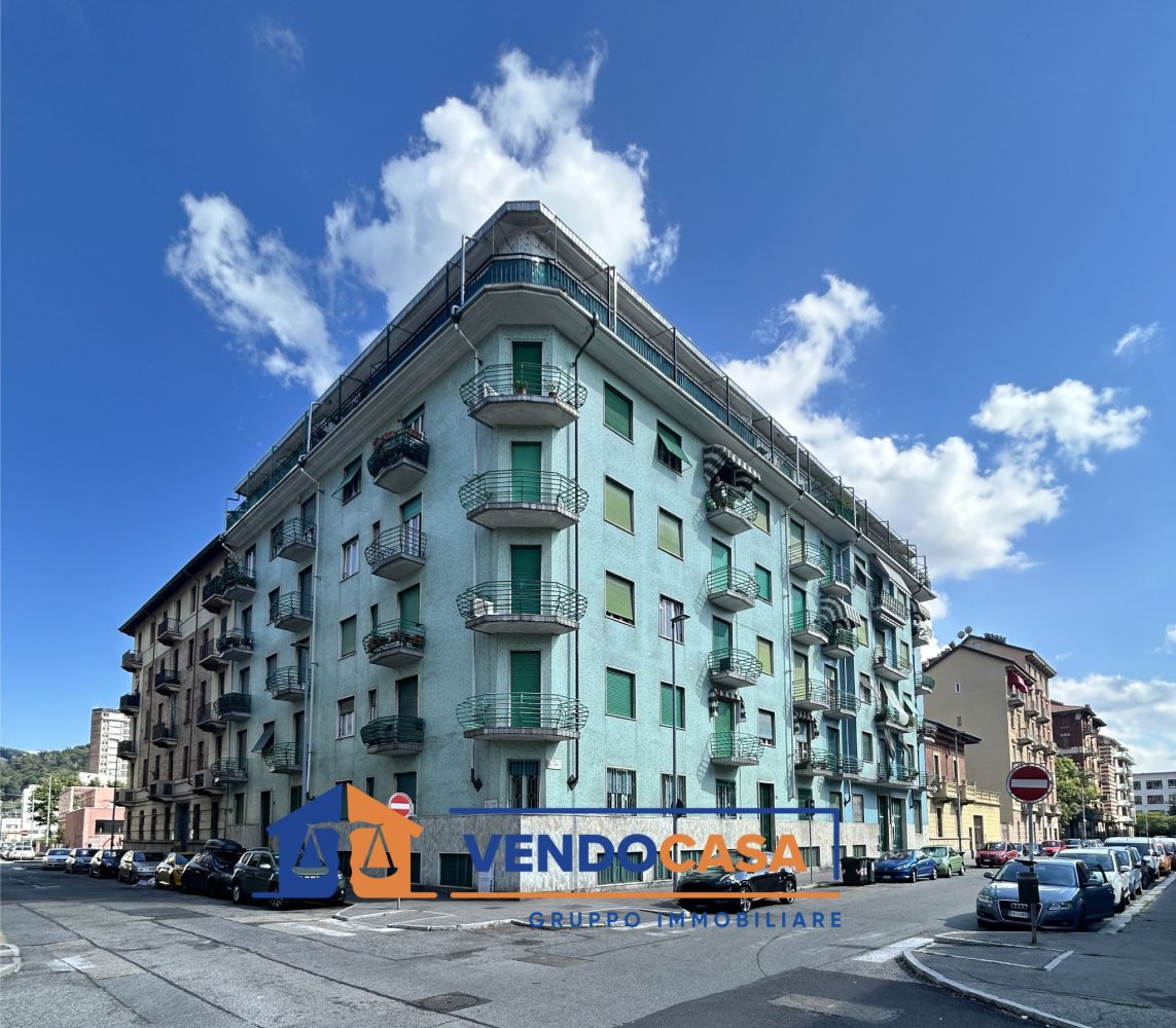 2 rooms Apartment in Turin, Italy No. 303614