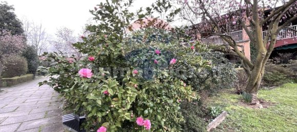 Квартира с 3 спальнями в Арезе, Италия № 170011 36