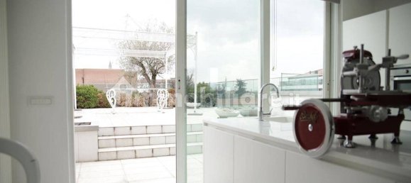 2 bedrooms Penthouse in Cremona, Italy No. 237225 12