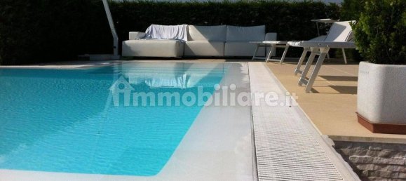 2 bedrooms Penthouse in Cremona, Italy No. 237225 5