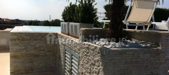 2 bedrooms Penthouse in Cremona, Italy No. 237225 6