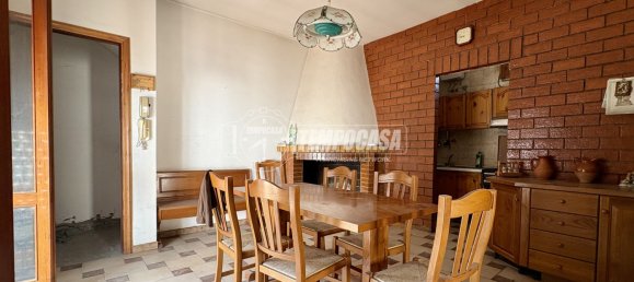 3 bedrooms House in Frignano, Italy No. 354163 7