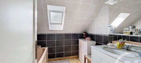 4 Schlafzimmer Haus in Chamant, France, Nr. 305962 11