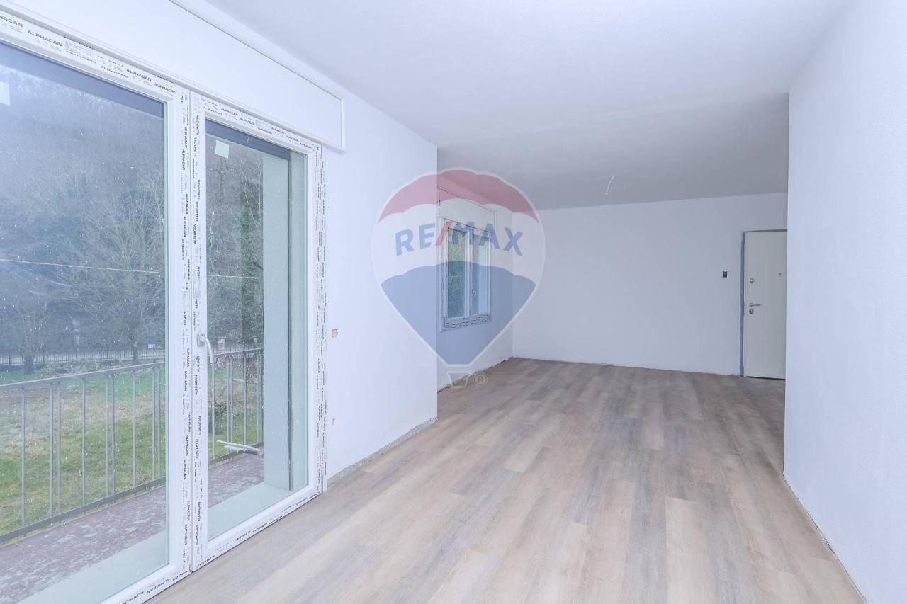 4 rooms Apartment in Cervarese Santa Croce, Italy No. 30658