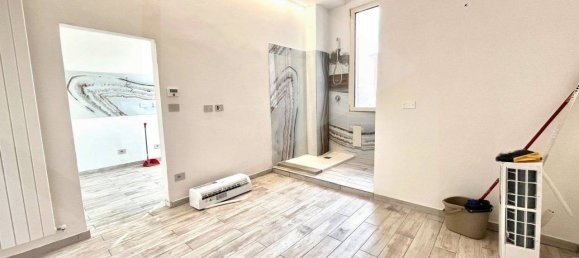 2 rooms Apartment in Bologna, Italy No. 27583 8