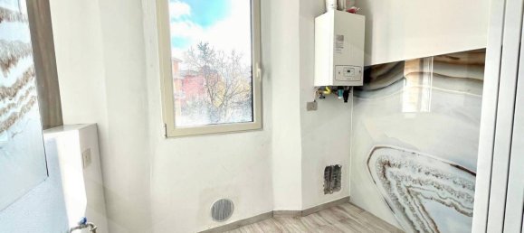 2 rooms Apartment in Bologna, Italy No. 27583 6