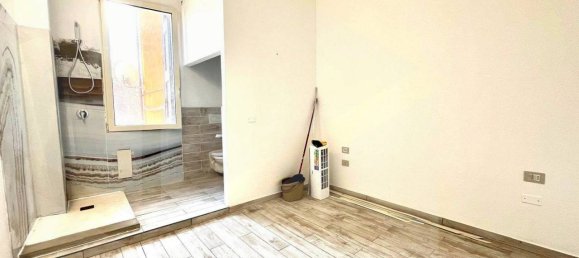 2 rooms Apartment in Bologna, Italy No. 27583 13