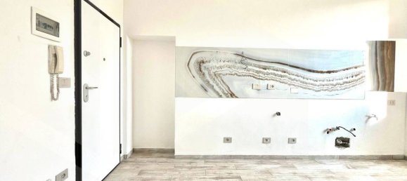 2 rooms Apartment in Bologna, Italy No. 27583 7