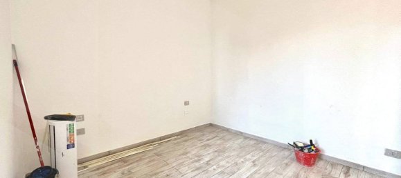 2 rooms Apartment in Bologna, Italy No. 27583 11