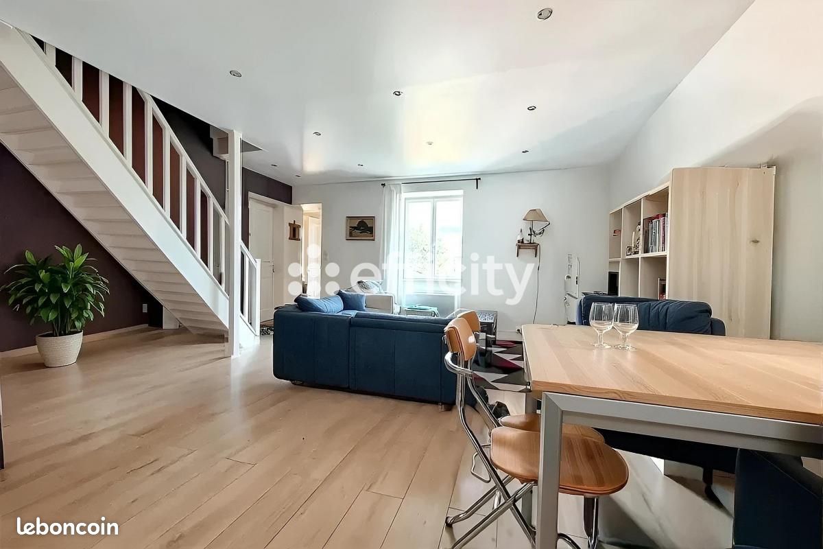 2 bedrooms Duplex in Caluire-et-Cuire, France No. 290547