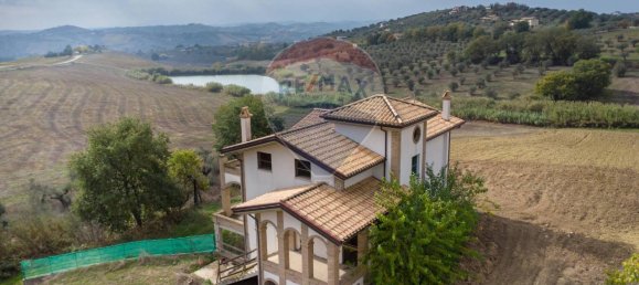 6-Zimmer Haus in Città Sant'Angelo, Italy, Nr. 68100 42