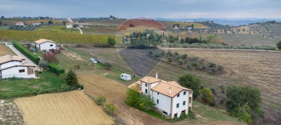 6-Zimmer Haus in Città Sant'Angelo, Italy, Nr. 68100 49