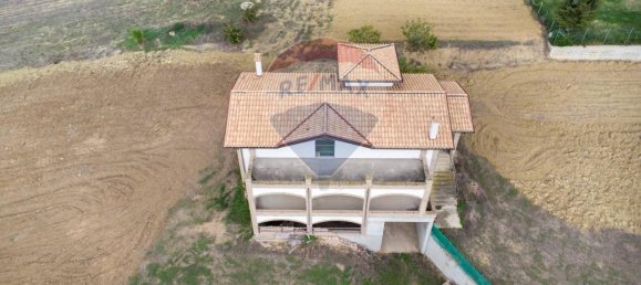 6-Zimmer Haus in Città Sant'Angelo, Italy, Nr. 68100 39