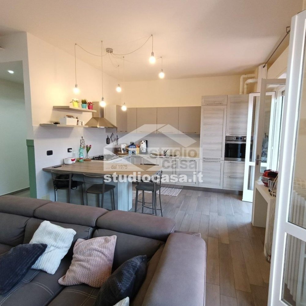 3 bedrooms Apartment in Crema, Italy No. 361967