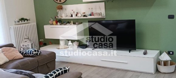 3 bedrooms Apartment in Crema, Italy No. 361967 4