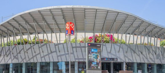 Квартира с 3 спальнями в Бадалона, Испания № 167643 14