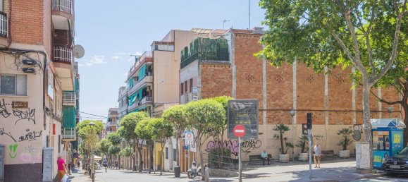 Квартира с 3 спальнями в Бадалона, Испания № 167643 15