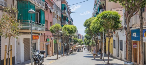 Квартира с 3 спальнями в Бадалона, Испания № 167643 16