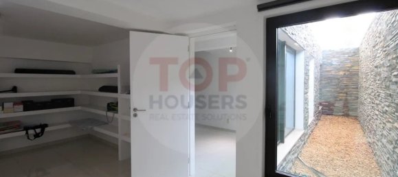 Дом с 4 спальнями в Montenegro, Португалия № 123931 19