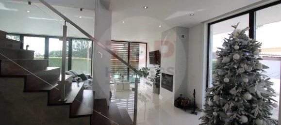 Дом с 4 спальнями в Montenegro, Португалия № 123931 11