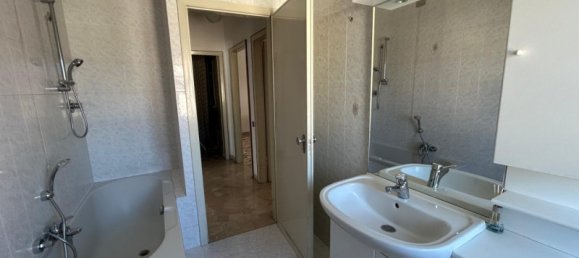 2-salle Appartement à Vicenza, Italy No. 350303 12