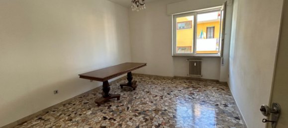 2-salle Appartement à Vicenza, Italy No. 350303 15