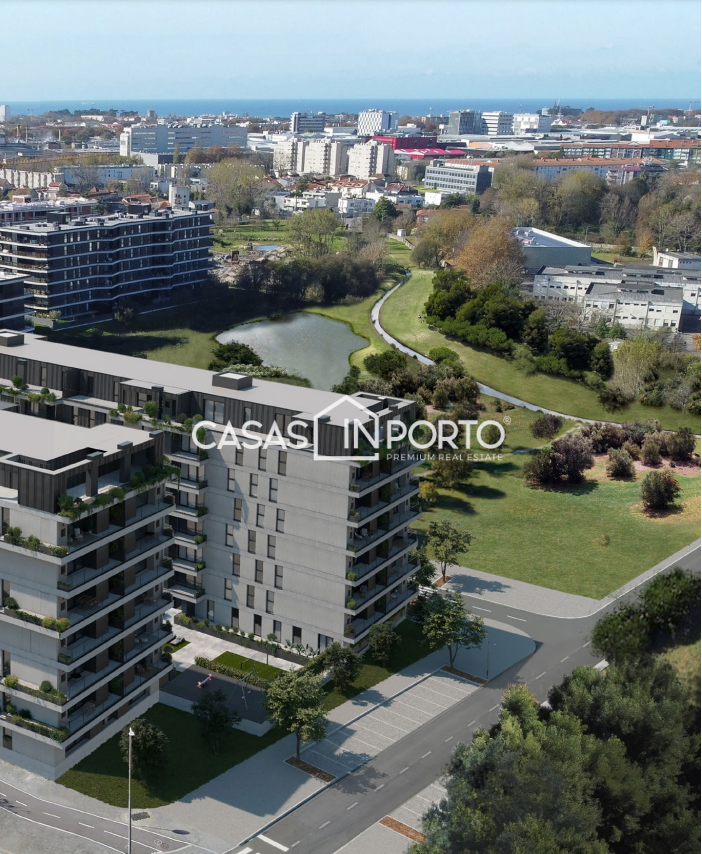 3 bedrooms Apartment in Porto, Portugal No. 179030