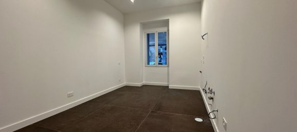 2 rooms Apartment in Naples, Italy No. 18957 6