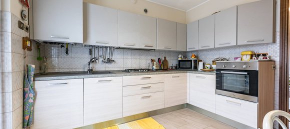 3 bedrooms Apartment in Bergamo, Italy No. 83841 4