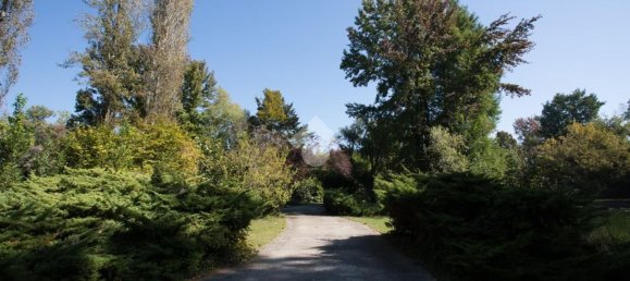 15-Zimmer Villa in Marmirolo, Italy, Nr. 16046 19