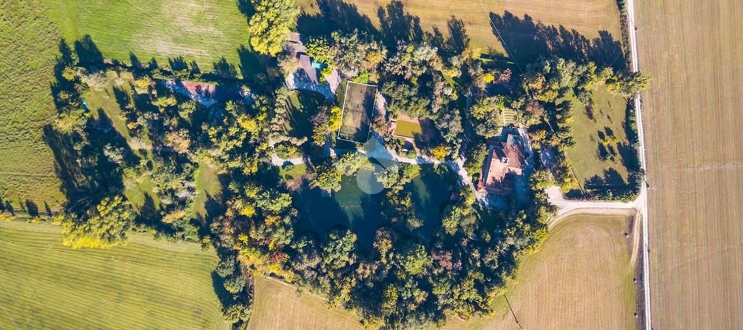 15-Zimmer Villa in Marmirolo, Italy, Nr. 16046