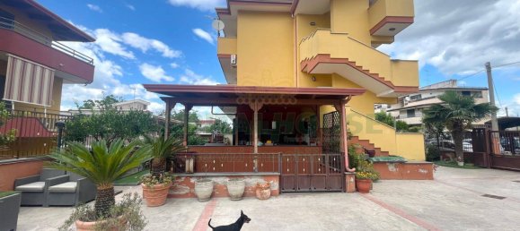 4 غرف نوم فيلا في Pomigliano d'Arco, Italy رقم 290238 3