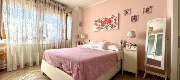 2 rooms Apartment in Rome, Italy No. 280459 5