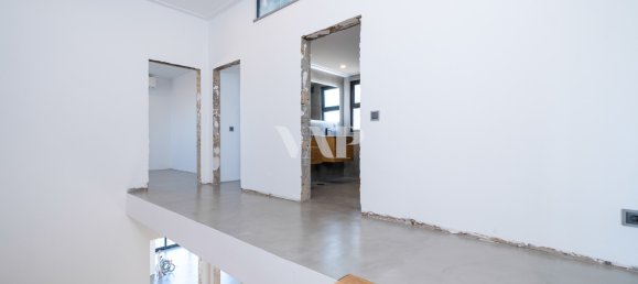 7 bedrooms Villa in Quarteira, Portugal No. 31919 18