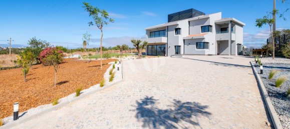 7 bedrooms Villa in Quarteira, Portugal No. 31919 34