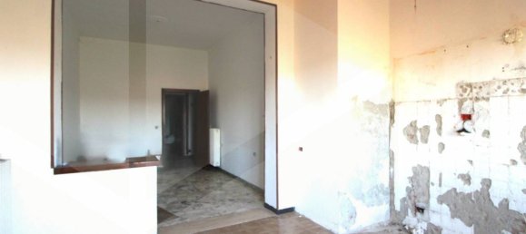 6غرفة شقة في Santa Maria a Monte, Italy رقم 20638 6