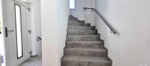 Casa de 8 divisões em Wiener Neustadt, Austria N.º 258819 12