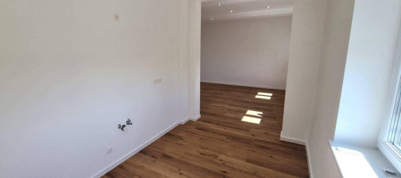 Casa de 8 divisões em Wiener Neustadt, Austria N.º 258819 18