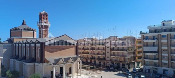 Квартира с 2 спальнями в Битонто, Италия № 284582 40