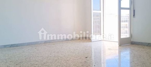 Квартира с 2 спальнями в Битонто, Италия № 284582 39