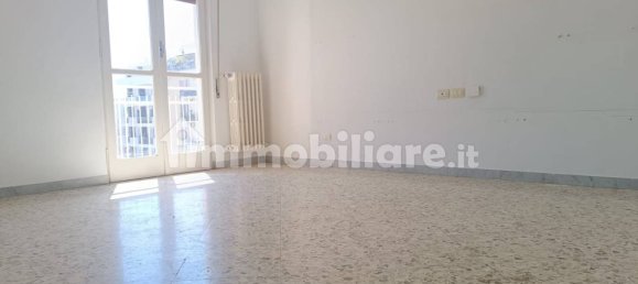 Квартира с 2 спальнями в Битонто, Италия № 284582 32