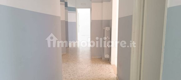 Квартира с 2 спальнями в Битонто, Италия № 284582 36